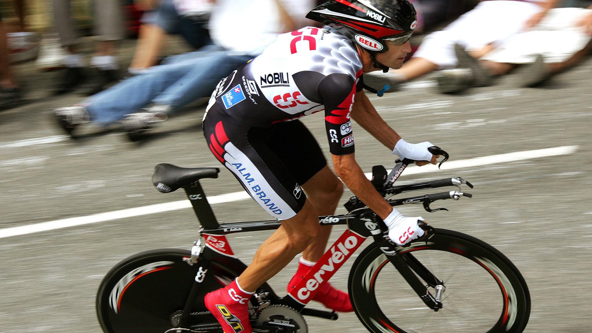 mk体育官方网站-快节奏比赛中如何避免节奏过冲导致配合脱节，节奏快与节奏慢的辩论